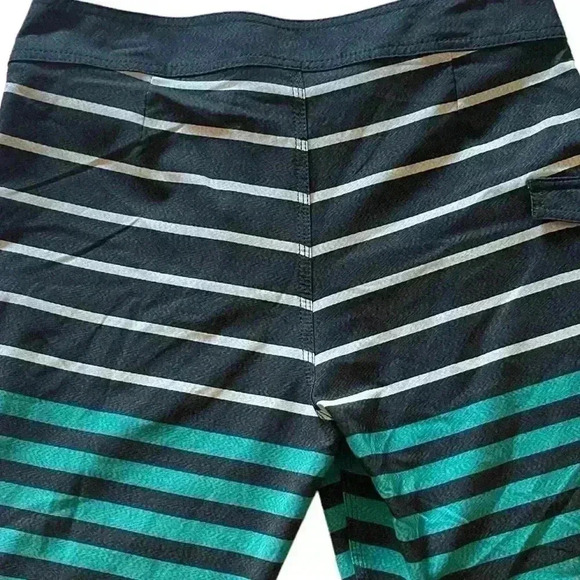 Volcom NWT Mod-Tech Board Shorts Size 30 - Picture 13 of 16